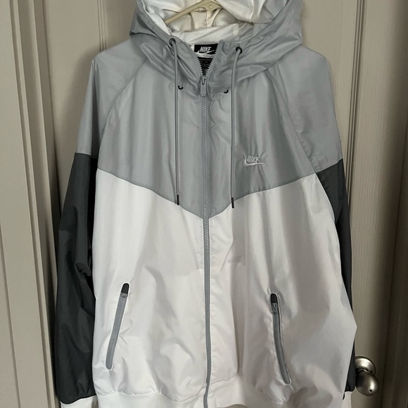 Nike jacket for women’s - Picture 1 of 7